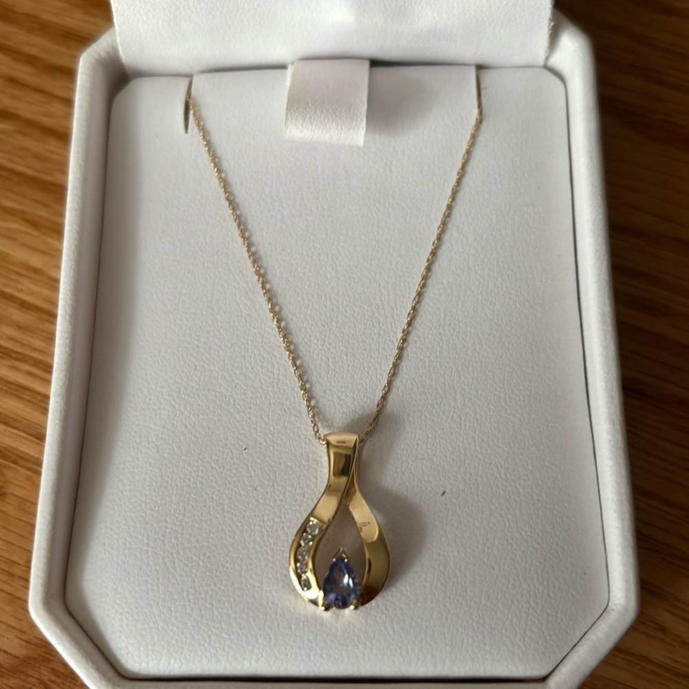 10k gold pendant necklace